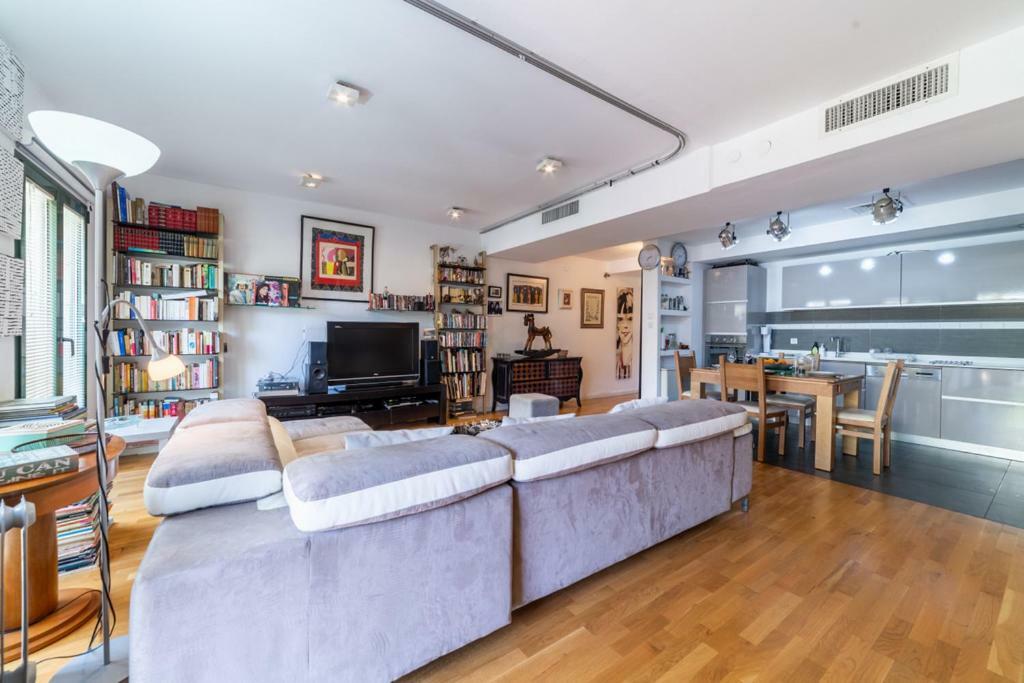 Amazing 1br Penthouse With Terrasse Near Neve Tzedek Apartment Tel Aviv