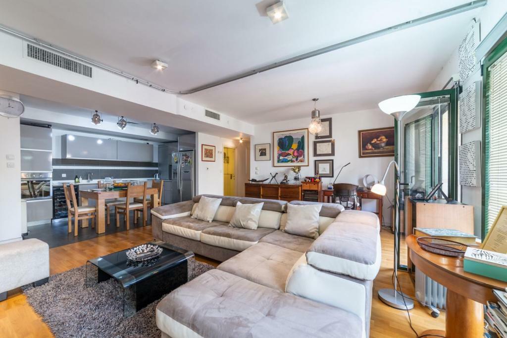 Amazing 1br Penthouse With Terrasse Near Neve Tzedek Apartment